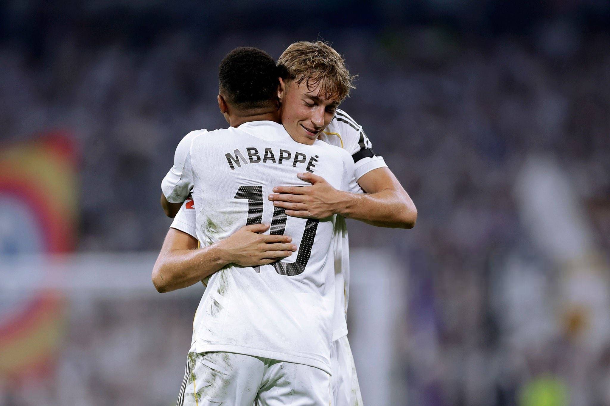 日本血洗勒沃库森，姆巴佩统治全场的简单介绍