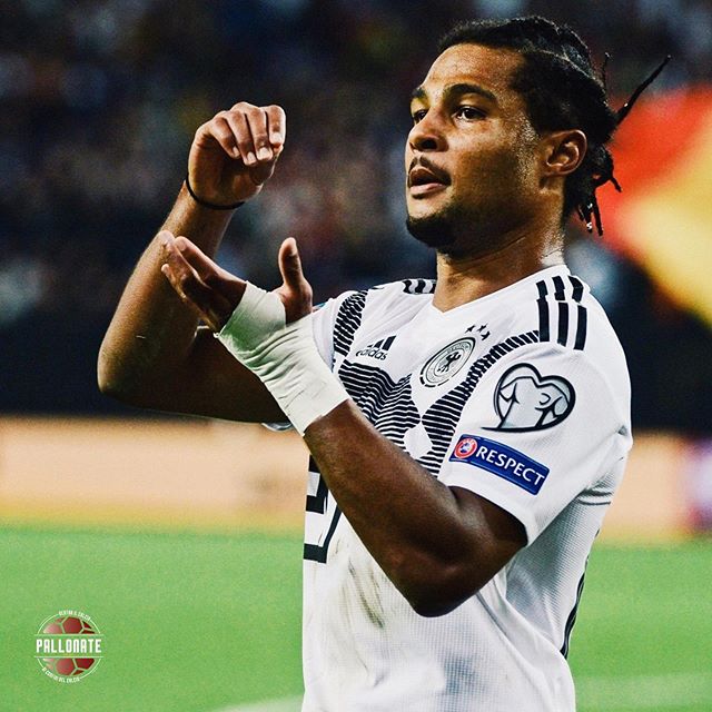 包含德国完胜阿森纳，阿拉巴高光表现的词条