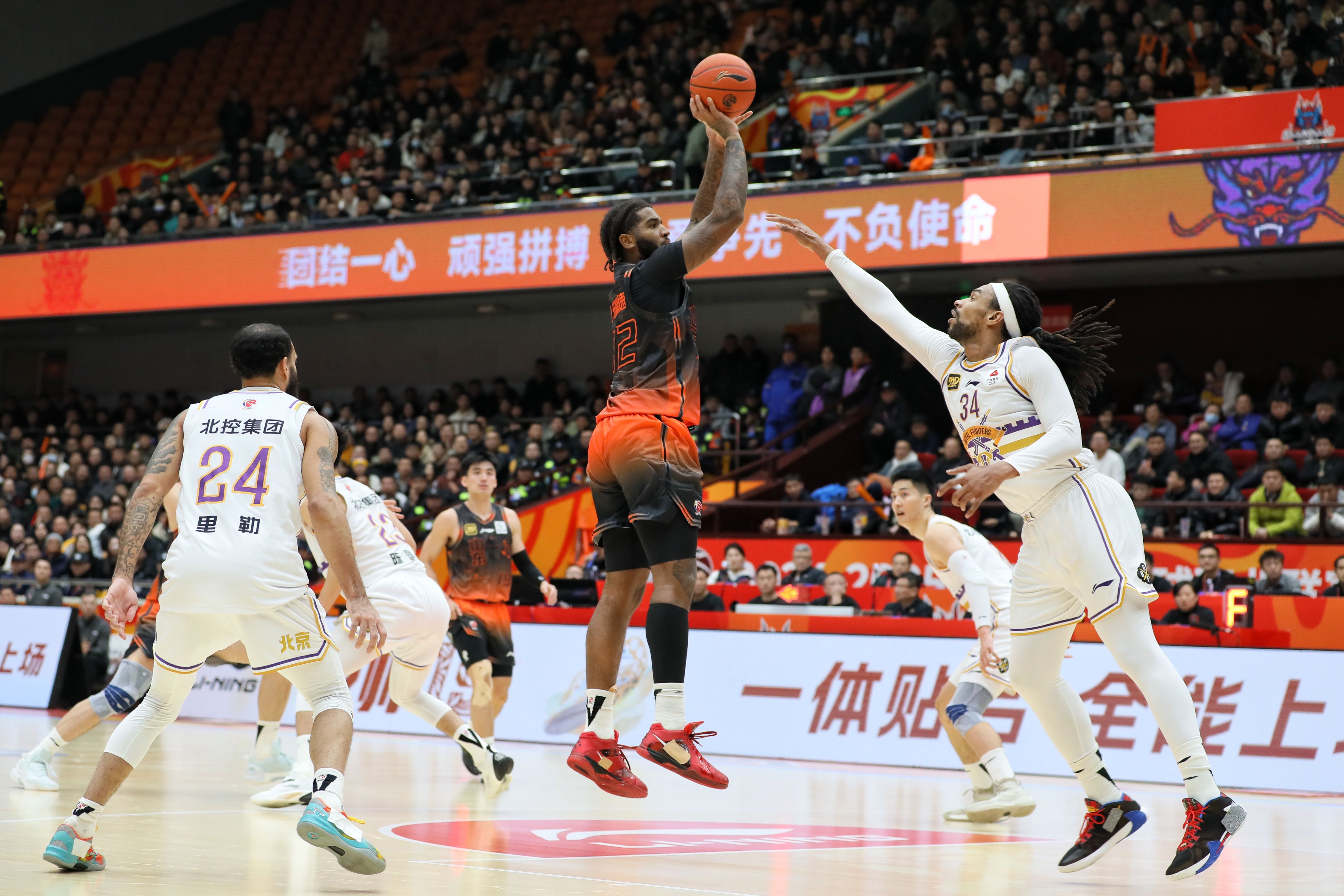 北京男篮主场获胜,掌握领先优势 北京男篮主场获胜,掌握领先优势