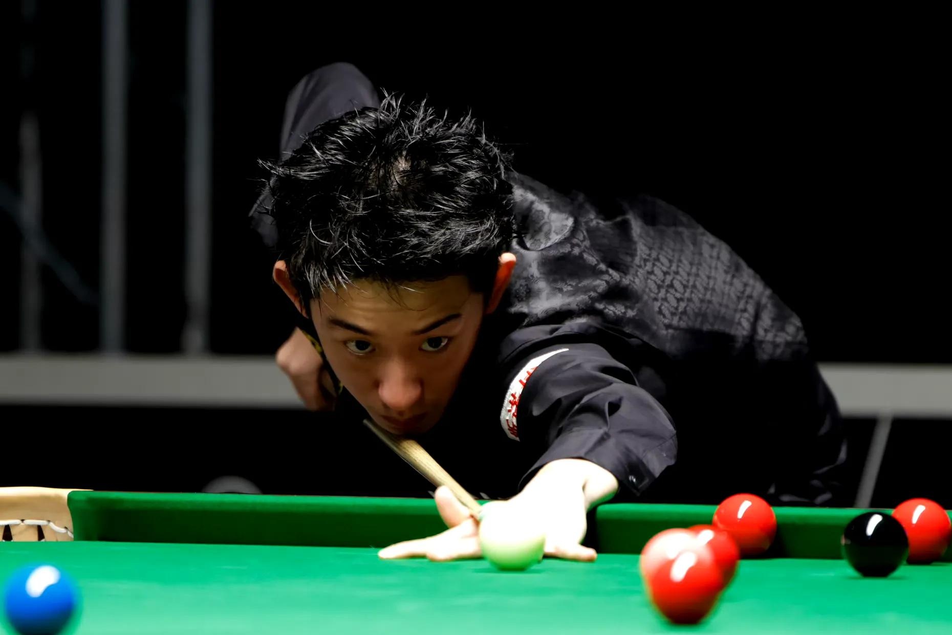 比赛中球员们冷静应对,保持良好状态 比赛中球员们冷静应对,保持良好状态