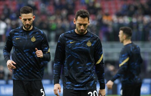 包含里尔险胜马赛，积分榜上逐渐逼近领头羊的词条