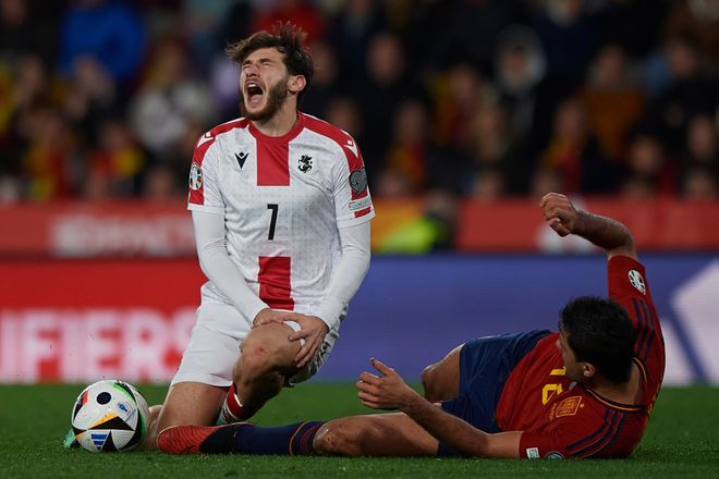 波兰胜瑞士，锁定欧洲大赛小组第一晋级的简单介绍