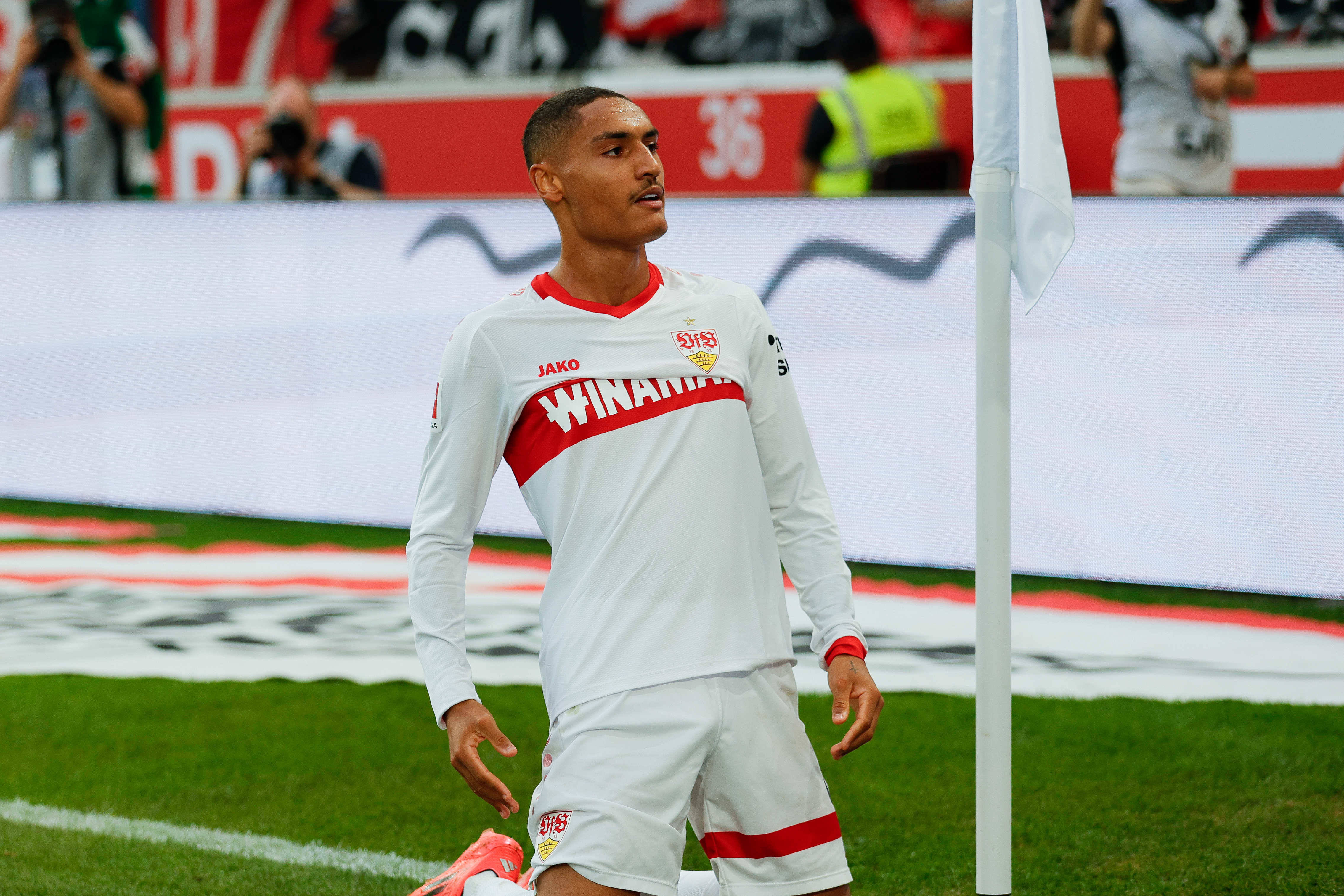 斯图加特主场告捷，德甲抢占前茅