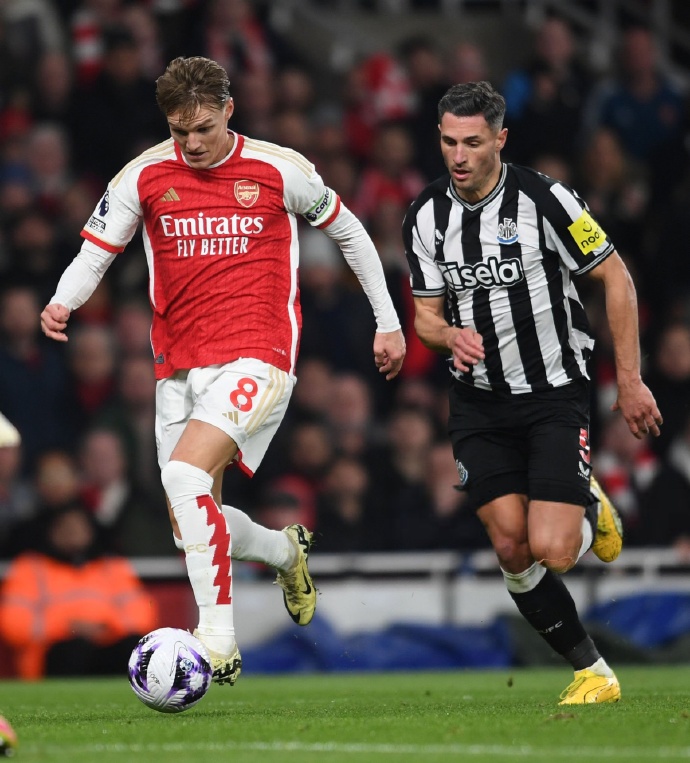 阿森纳主场憾负伯恩利，主教练表示球队必须反思未雨绸缪的简单介绍