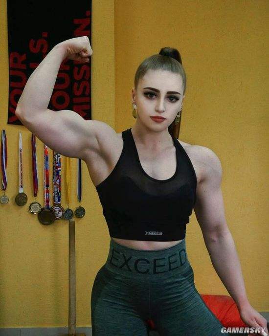 俄罗斯举重选手卡赫诺发挥出色夺金