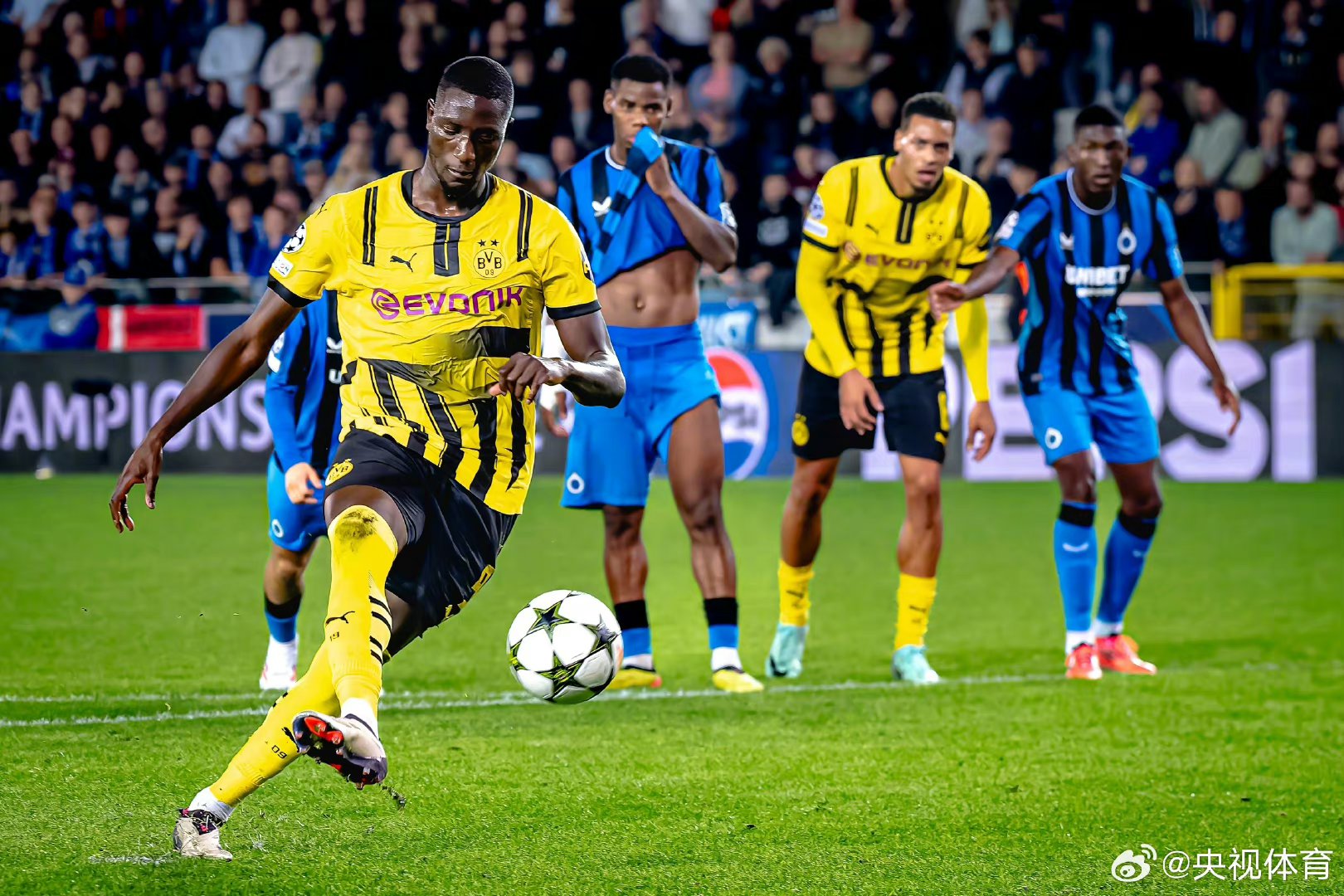 多特蒙德爆冷尤文，孙兴慜制霸全场