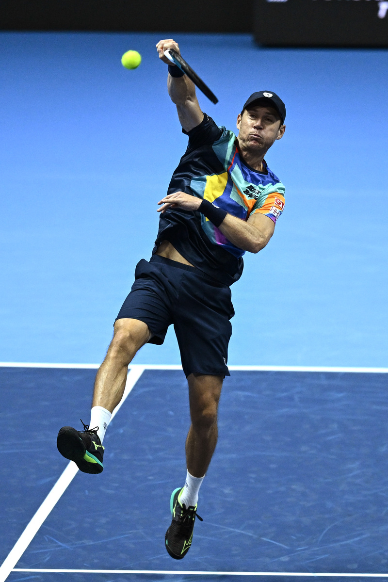 世界网球队完胜澳大利亚网球队，穆雷绝境逆转