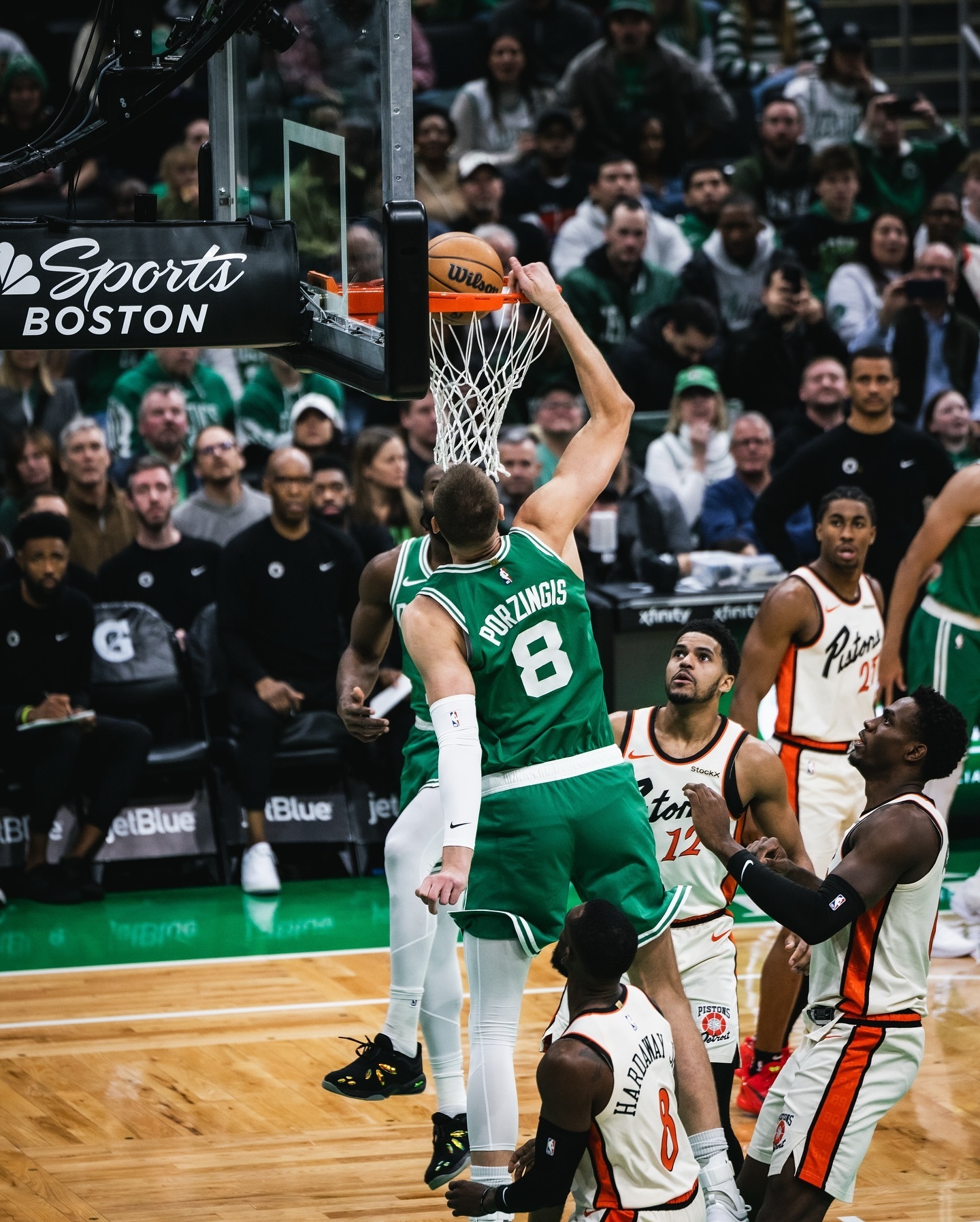 红牛二队绝杀迈凯伦，汉密尔顿扛起全队