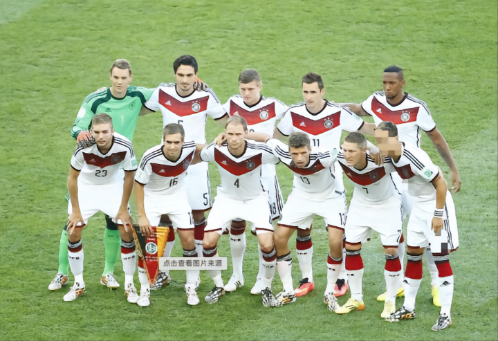 荷兰轻取巴萨，托尼统治全场的简单介绍